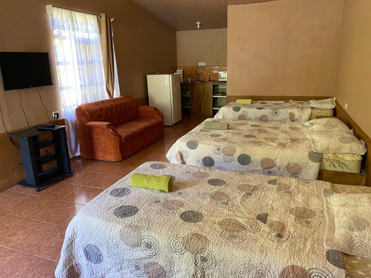 Hotel Uran Rivas Zewnętrze zdjęcie