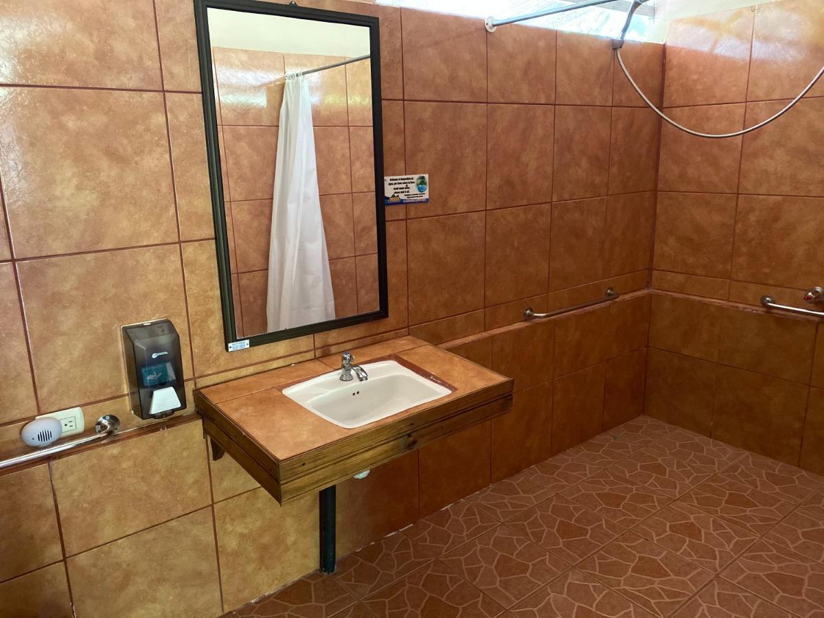 Hotel Uran Rivas Zewnętrze zdjęcie