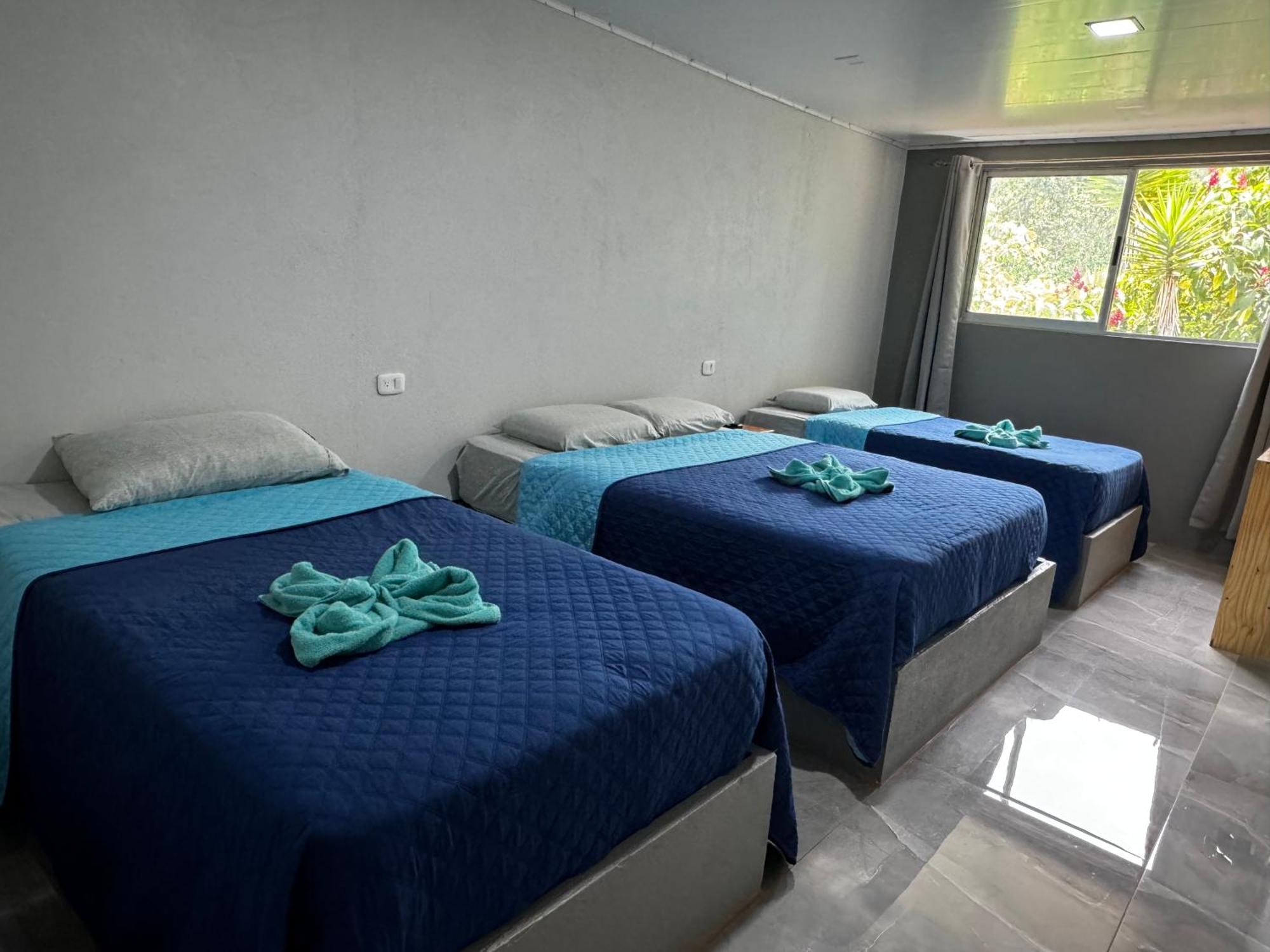 Hotel Uran Rivas Zewnętrze zdjęcie