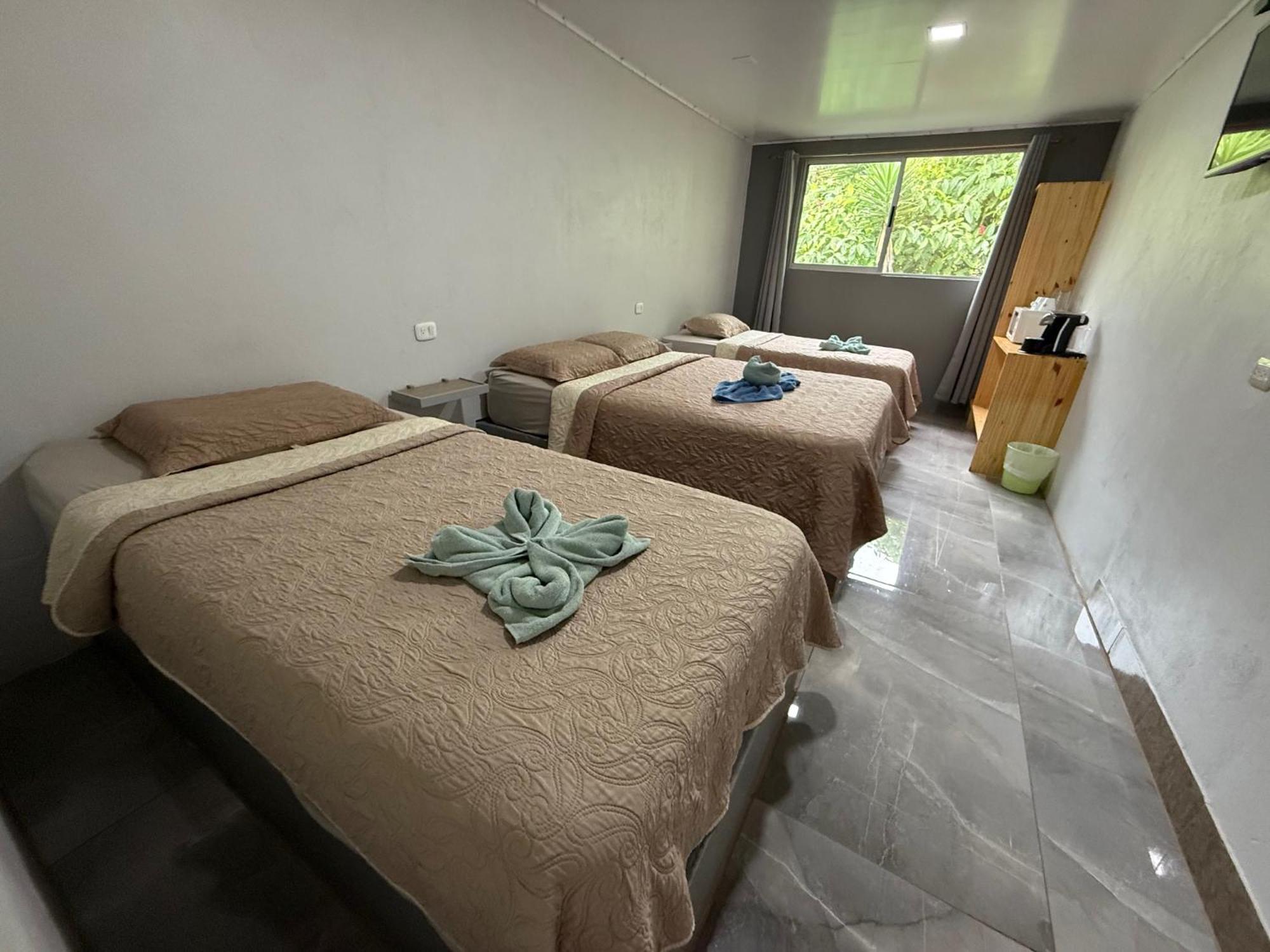 Hotel Uran Rivas Zewnętrze zdjęcie