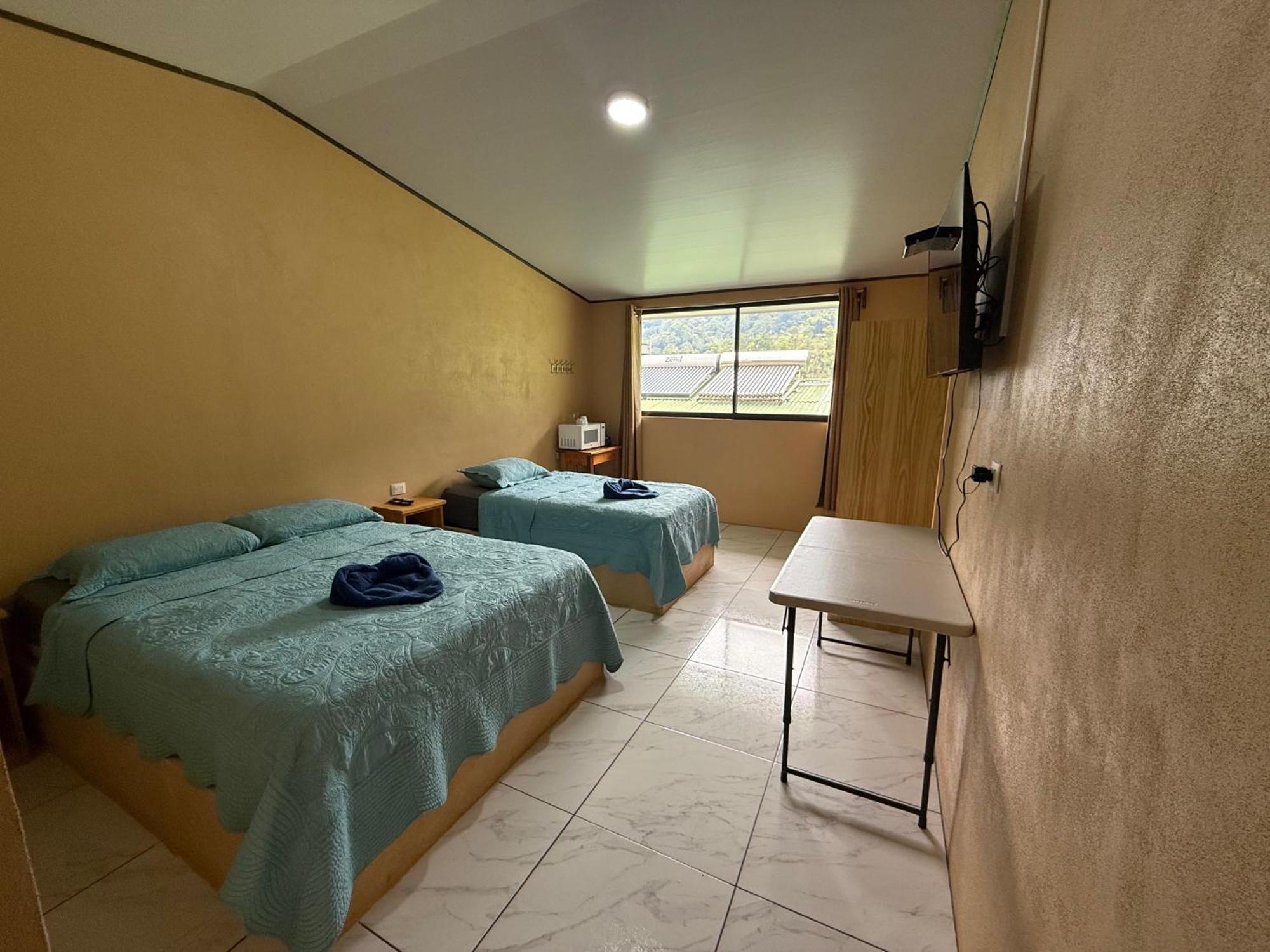 Hotel Uran Rivas Zewnętrze zdjęcie