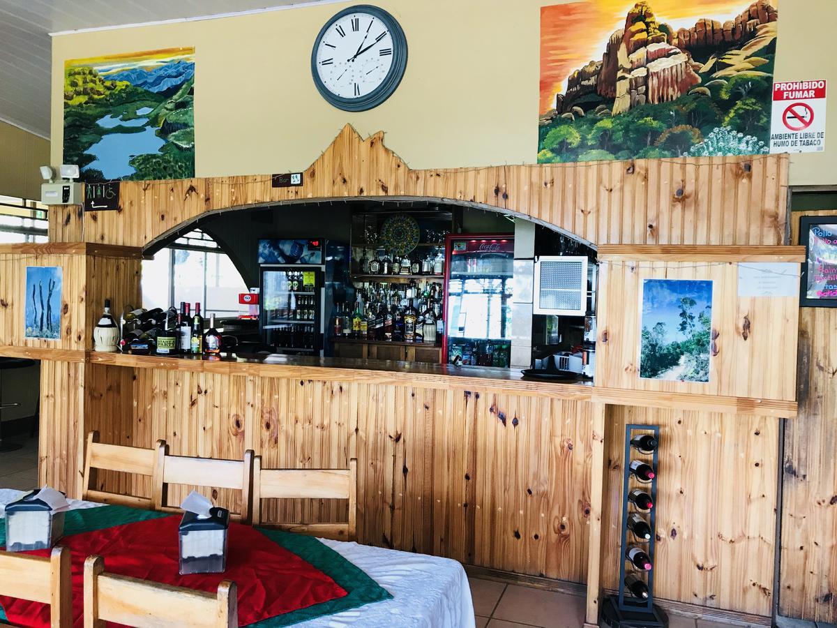 Hotel Uran Rivas Zewnętrze zdjęcie