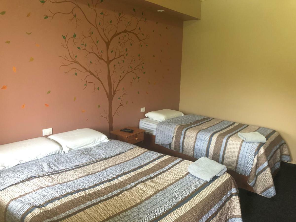 Hotel Uran Rivas Zewnętrze zdjęcie