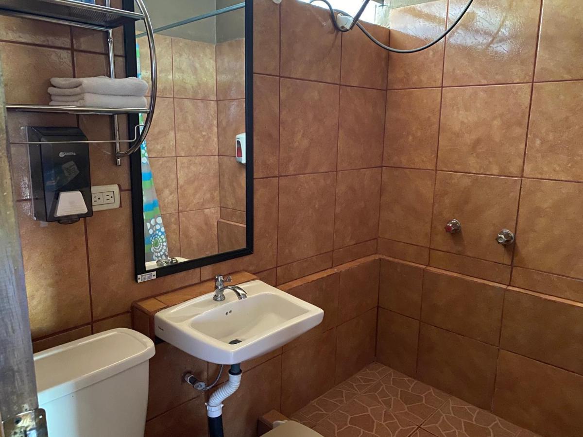 Hotel Uran Rivas Zewnętrze zdjęcie