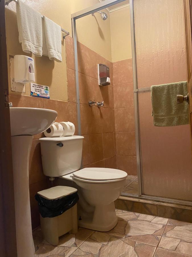 Hotel Uran Rivas Zewnętrze zdjęcie